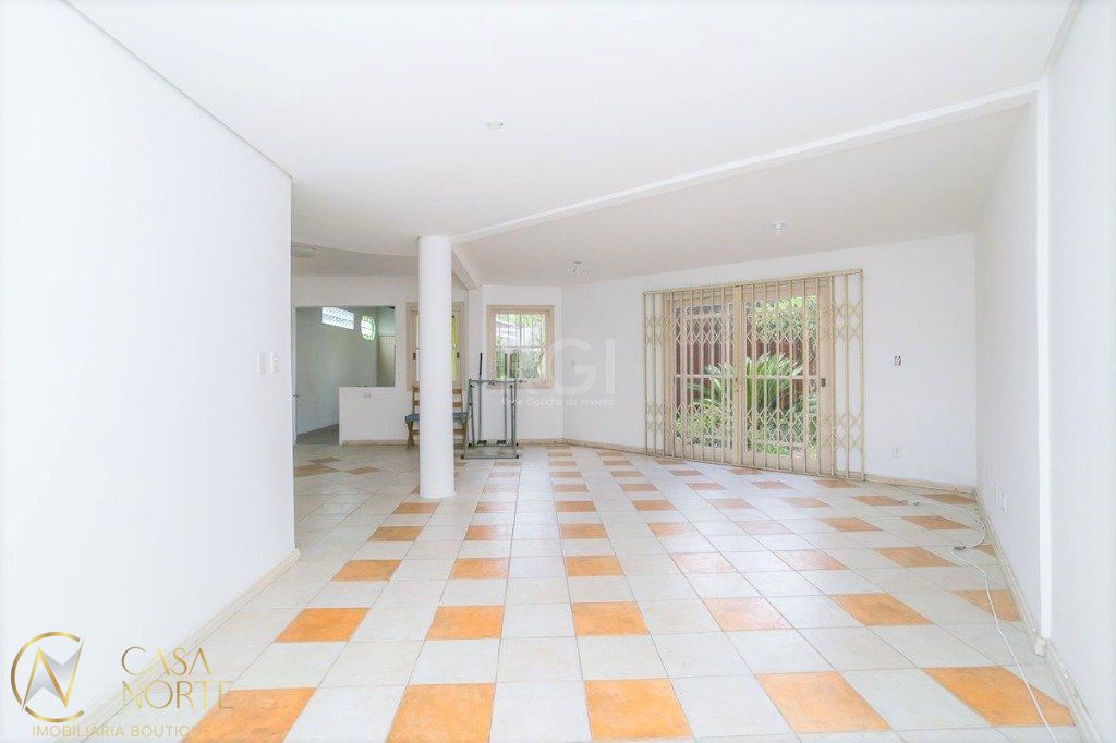 Casa de Condomínio à venda com 3 quartos, 160m², 1 suíte, 2 vagas, Avenida Juca Batista no bairro Cavalhada em Porto Alegre