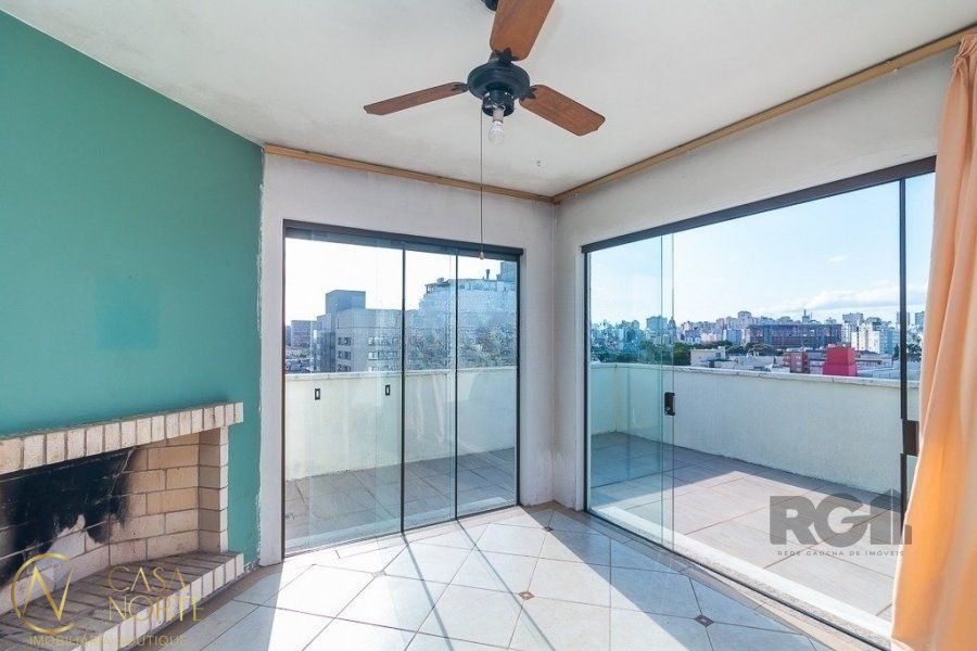 Cobertura à venda com 3 quartos, 211m², 1 suíte, 1 vaga, Rua Coronel Andre Belo no bairro Menino Deus em Porto Alegre