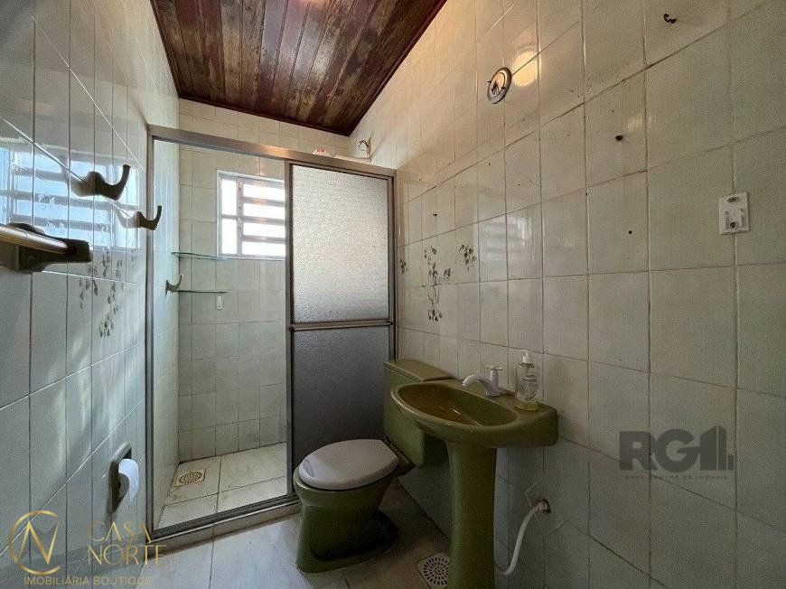 Casa à venda com 3 quartos, 160m², 1 suíte, 3 vagas, Rua Doutor Miguel Vieira Ferreira no bairro Ipanema em Porto Alegre