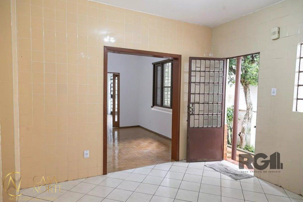 Casa à venda com 3 quartos, 195m², 2 vagas, Avenida Sergipe no bairro Glória em Porto Alegre