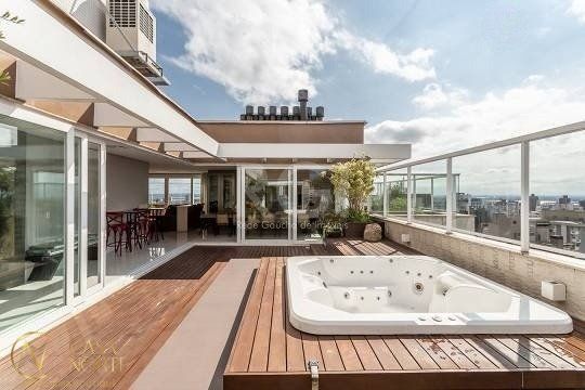 Cobertura à venda com 6 quartos, 626m², 6 suítes, 7 vagas, Rua Almirante Abreu no bairro Rio Branco em Porto Alegre