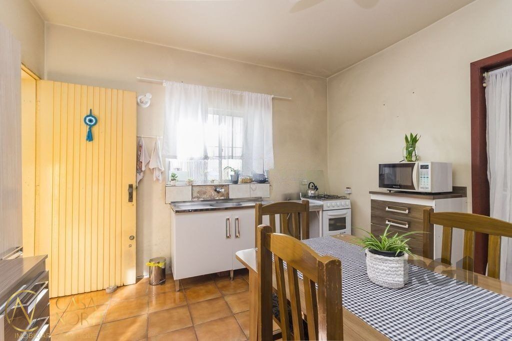 Casa à venda com 3 quartos, 140m², 1 suíte, 3 vagas, Rua Antônio José Monteiro no bairro Sarandi em Porto Alegre