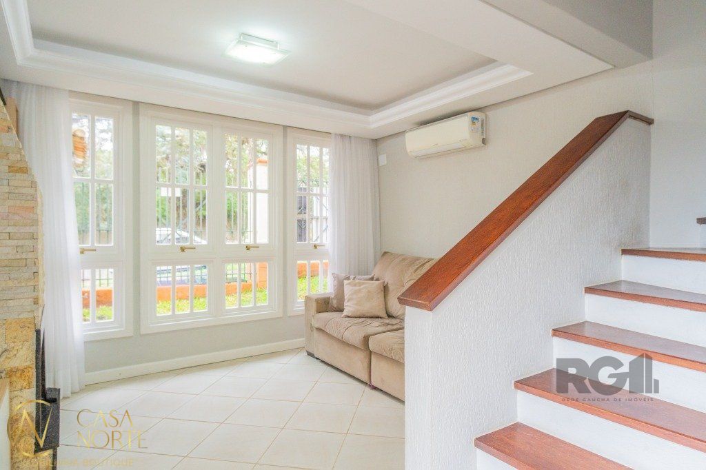 Casa de Condomínio à venda com 3 quartos, 127m², 1 suíte, 1 vaga, Rua Sepé Tiaraju no bairro Teresópolis em Porto Alegre