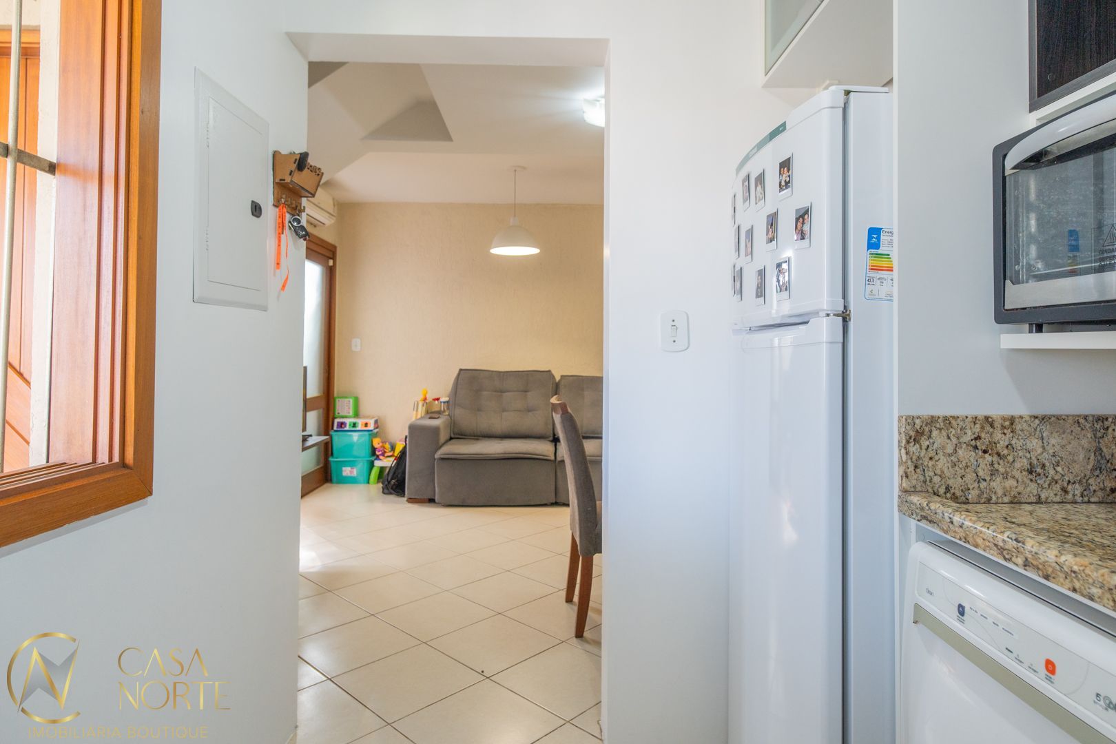 Casa de Condomínio à venda com 2 quartos, 105m², 1 suíte, 1 vaga, Avenida Guarujá no bairro Guarujá em Porto Alegre