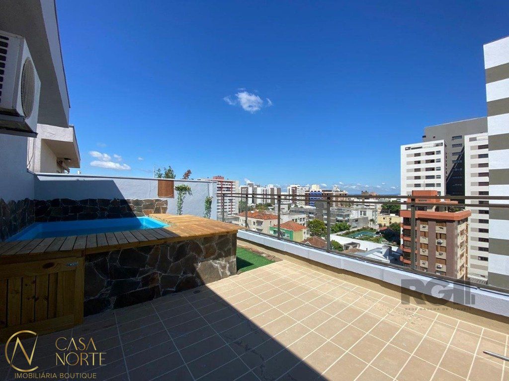 Apartamento à venda com 3 quartos, 226m², 1 suíte, 2 vagas, Avenida Getúlio Vargas no bairro Menino Deus em Porto Alegre