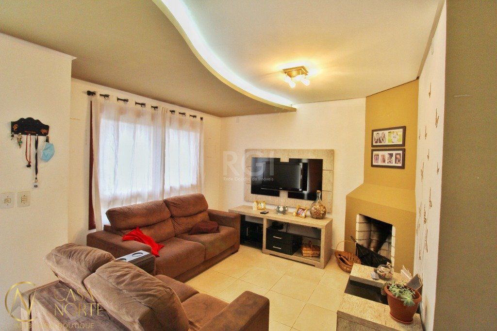 Casa à venda com 3 quartos, 105m², 1 suíte, 2 vagas, Rua Doutor Hermes Pacheco no bairro Aberta dos Morros em Porto Alegre