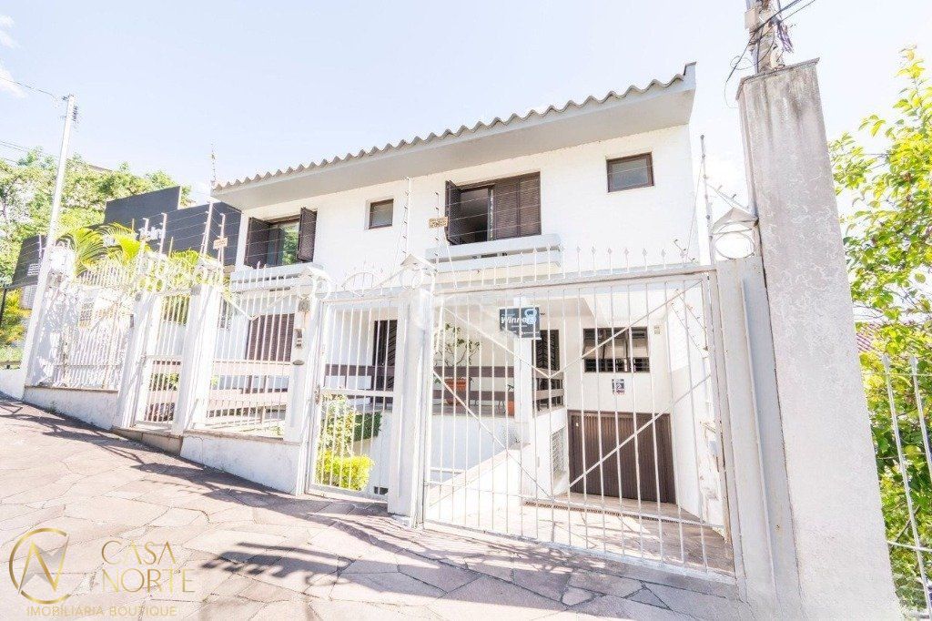 Casa Comercial à venda , 333m², Rua Geraldo Souza Moreira no bairro Passo da Areia em Porto Alegre