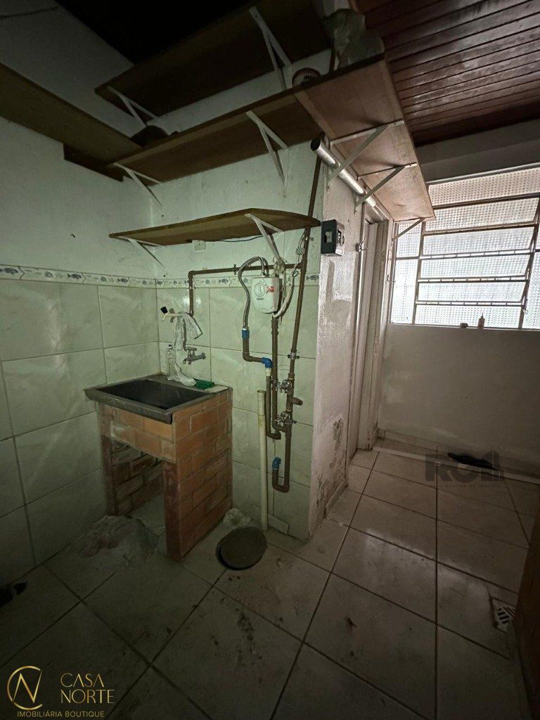 Casa à venda com 3 quartos, 230m², 2 vagas, Rua São Mateus no bairro Bom Jesus em Porto Alegre
