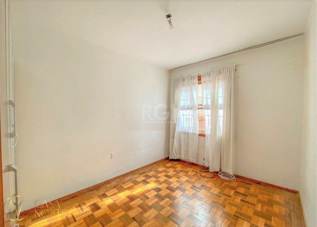 Apartamento à venda com 2 quartos, 58m², Rua São Carlos no bairro Floresta em Porto Alegre