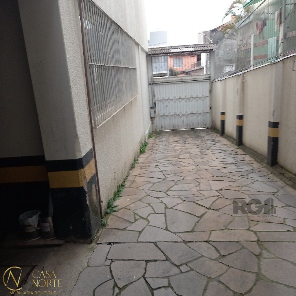 Cobertura à venda com 3 quartos, 133m², 1 suíte, 1 vaga, Rua Eleuterio Araujo no bairro Partenon em Porto Alegre