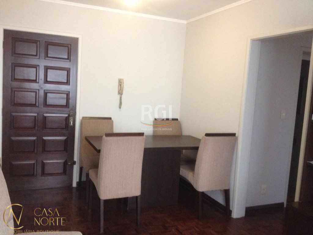 Apartamento à venda com 2 quartos, 67m², 1 vaga, Rua Carazinho no bairro Petrópolis em Porto Alegre