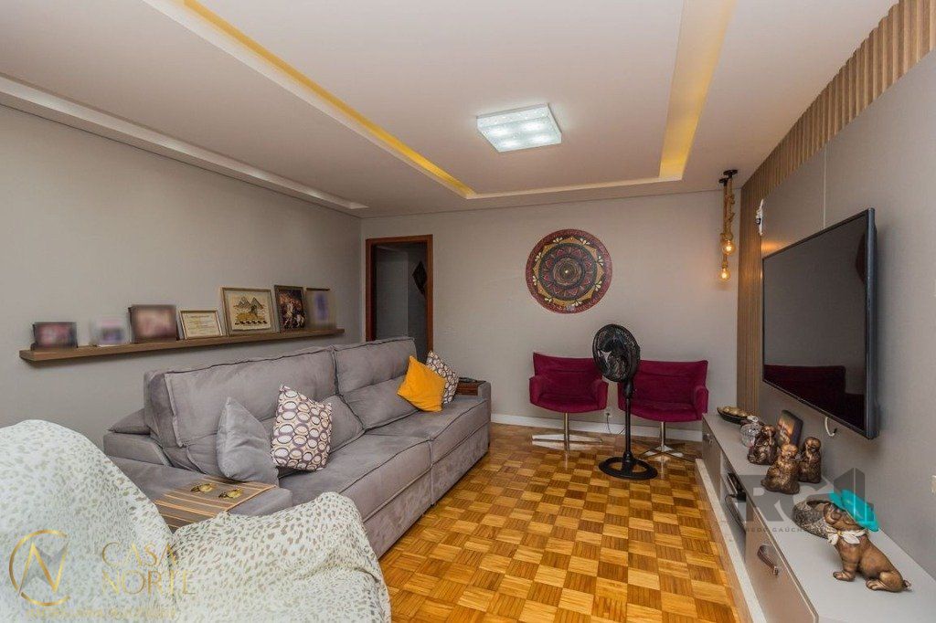 Casa à venda com 2 quartos, 183m², 3 vagas, Estrada Vila Maria no bairro Cavalhada em Porto Alegre