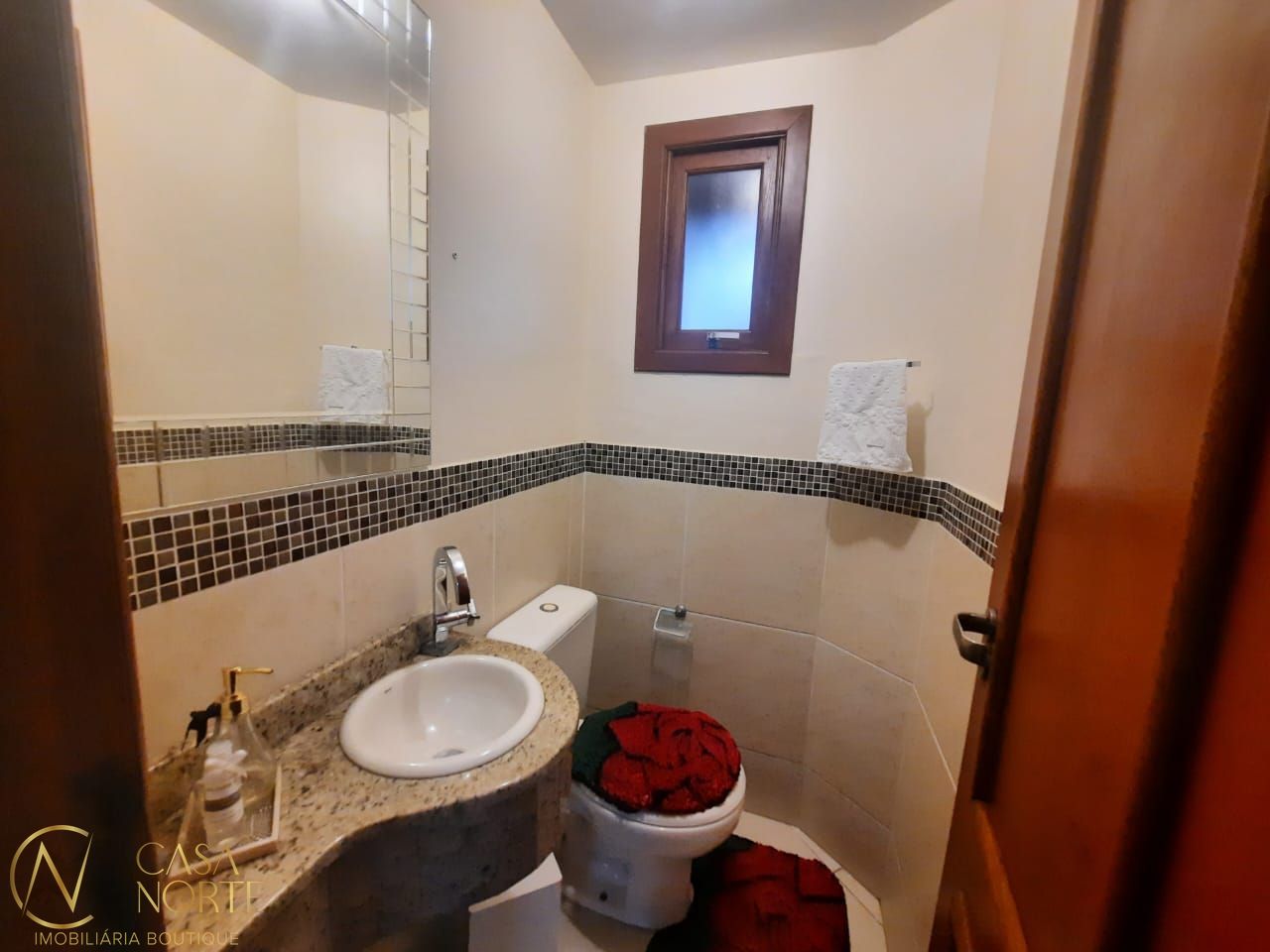Casa de Condomínio à venda com 2 quartos, 131m², 1 suíte, 1 vaga, Avenida Juca Batista no bairro Cavalhada em Porto Alegre