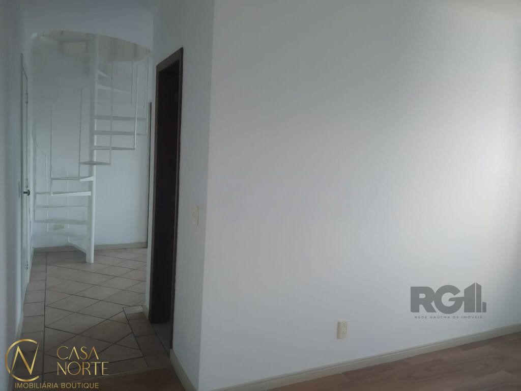 Duplex à venda com 2 quartos, 90m², 1 suíte, 2 vagas, Rua Alianca no bairro Jardim Lindóia em Porto Alegre