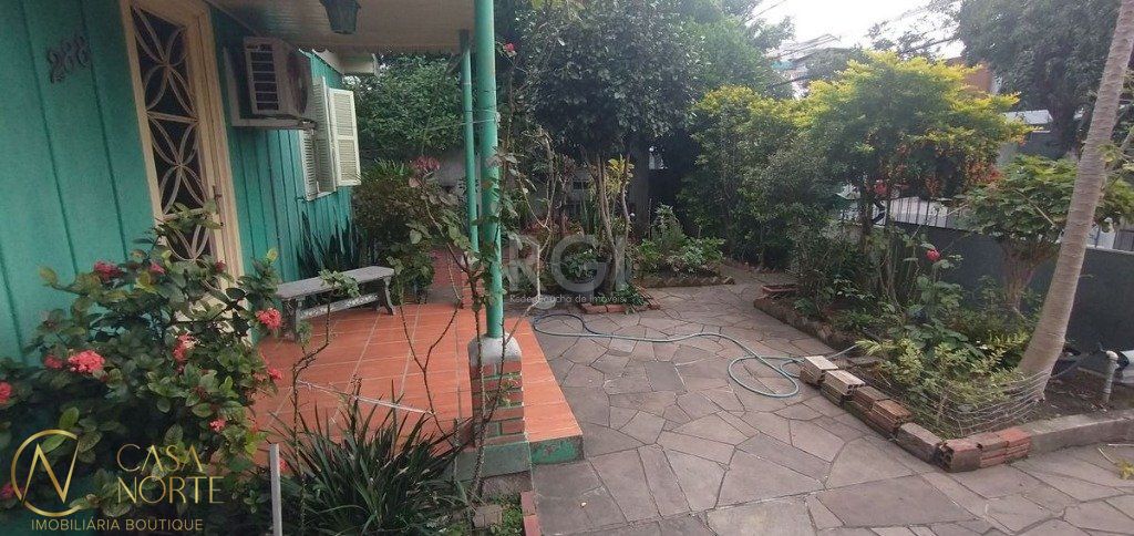 Terreno à venda  com 440m², Rua Guilherme Alves no bairro Partenon em Porto Alegre