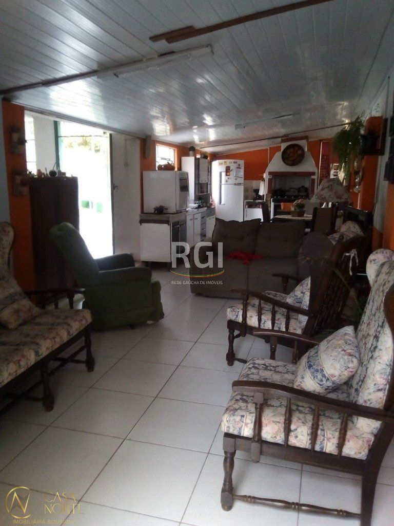 Casa à venda com 2 quartos, 300m², 3 vagas, Rua Otavio Faria no bairro Teresópolis em Porto Alegre