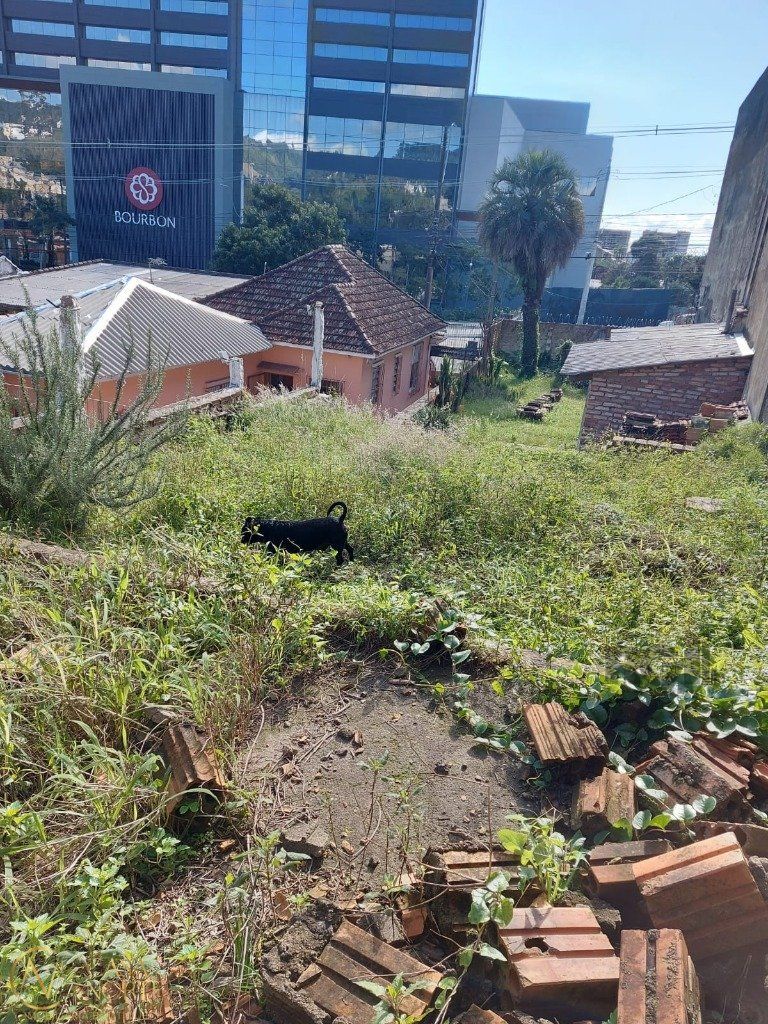 Terreno à venda  com 638m², Rua Coronel Aparício Borges no bairro Glória em Porto Alegre