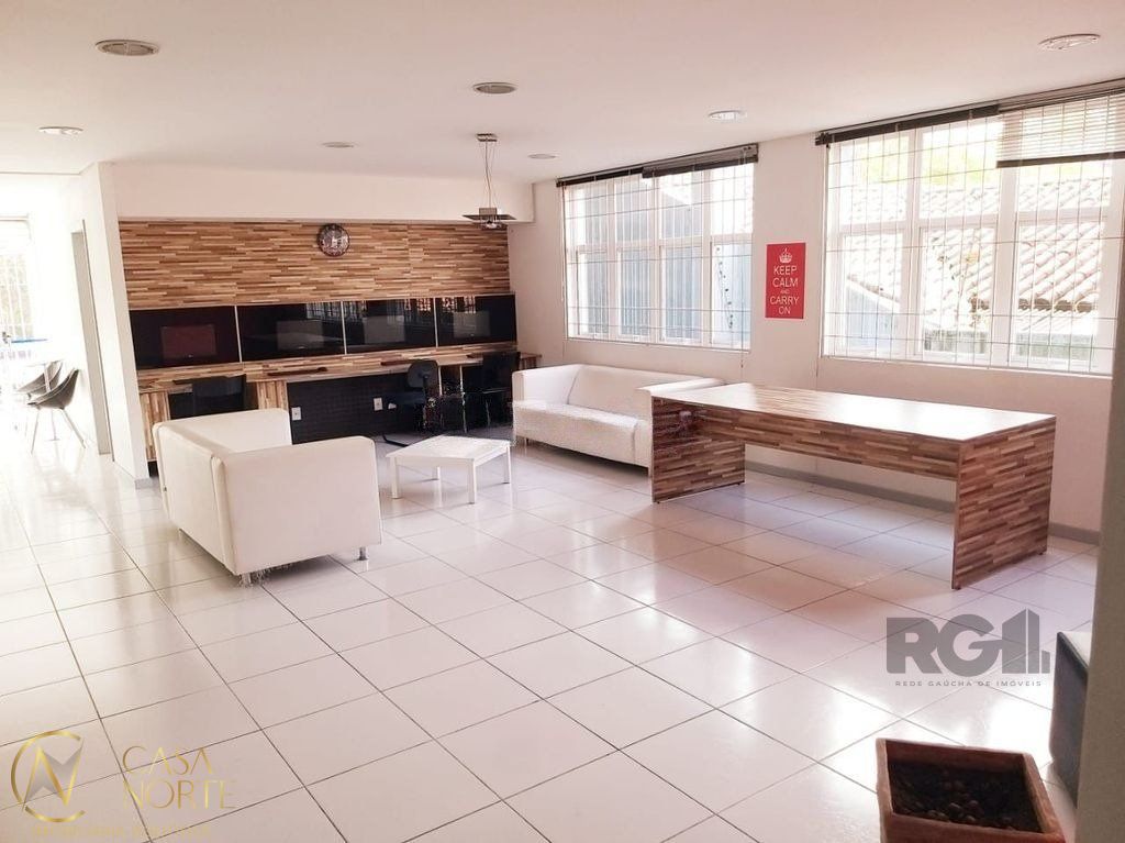 Casa à venda com 12 quartos, 501m², 5 vagas, Travessa Marechal Bormann no bairro Teresópolis em Porto Alegre