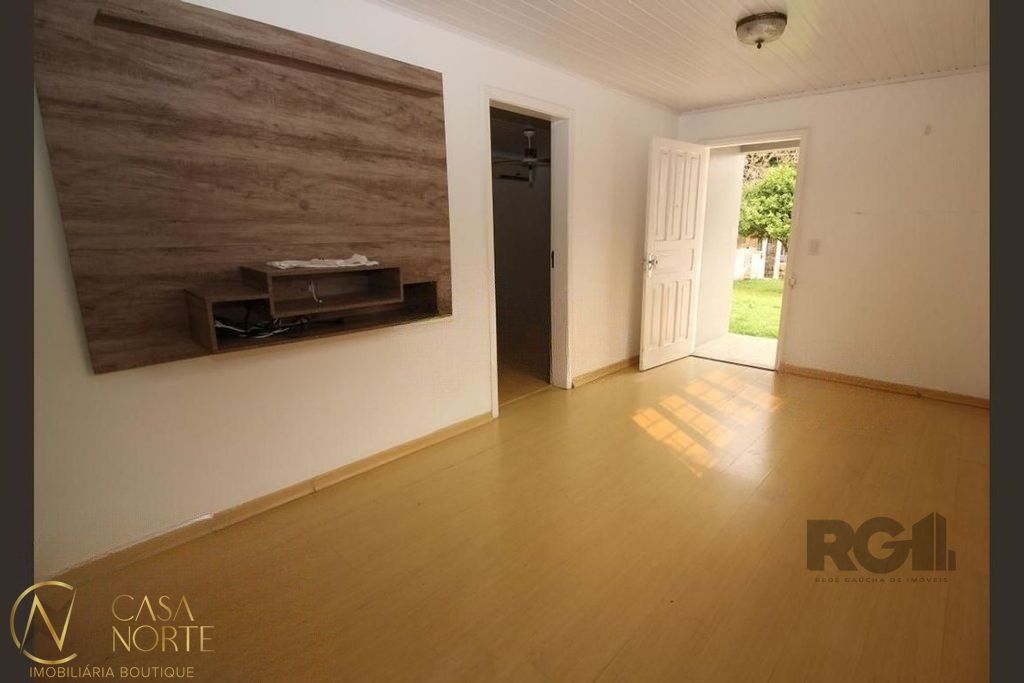 Casa à venda com 2 quartos, 110m², 2 vagas, Avenida Professor Paula Soares no bairro Jardim Itu em Porto Alegre