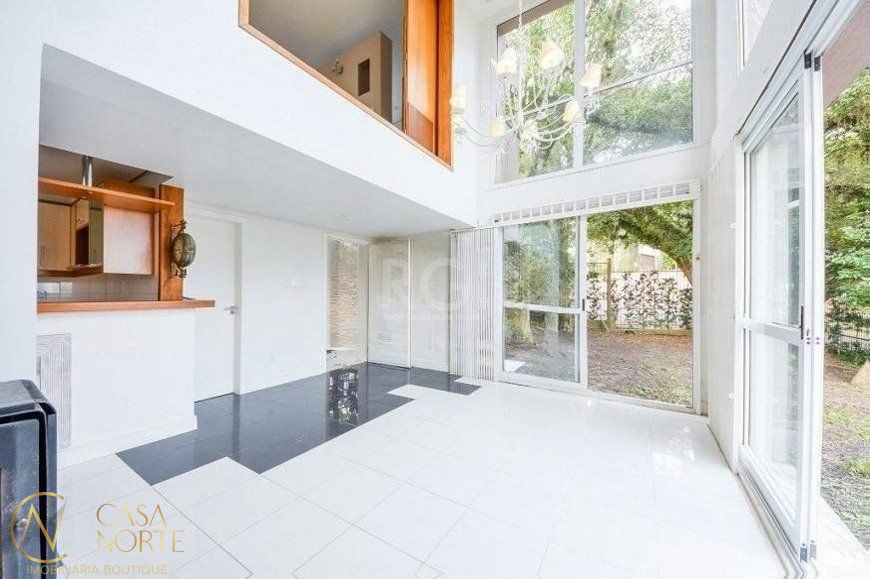Casa à venda com 2 quartos, 354m², 2 suítes, 3 vagas, Rua Coronel Gomes de Carvalho no bairro Tristeza em Porto Alegre