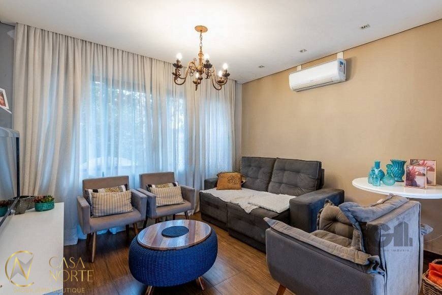 Casa à venda com 3 quartos, 165m², 3 suítes, 1 vaga, Rua Guatambu no bairro Hípica em Porto Alegre