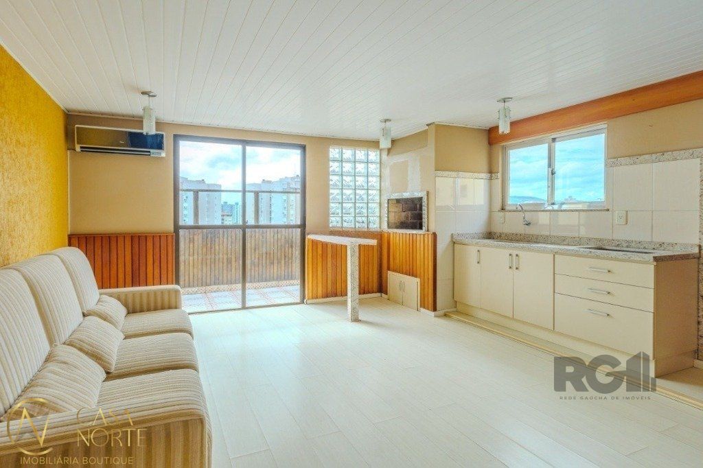 Cobertura à venda com 4 quartos, 157m², 1 suíte, 2 vagas, Rua Ouro Preto no bairro Jardim Floresta em Porto Alegre