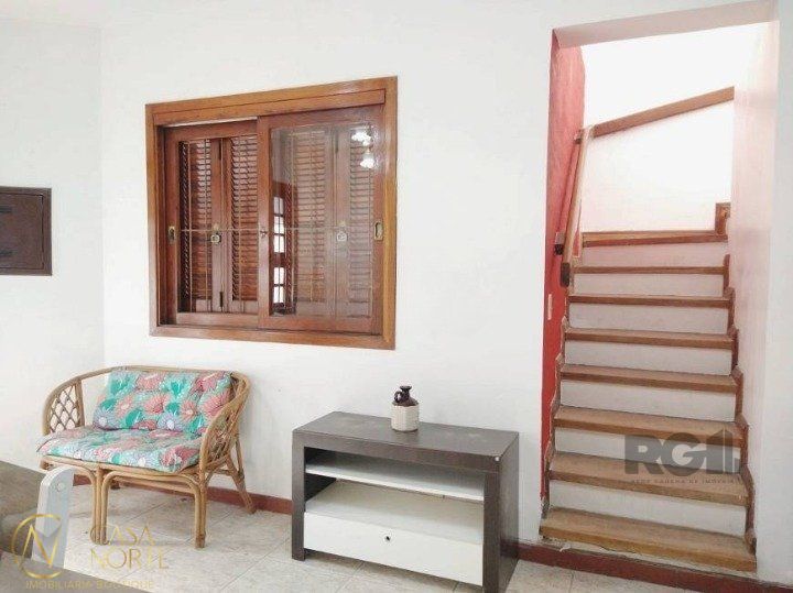 Casa de Condomínio à venda com 3 quartos, 135m², 1 vaga, Rua Professor Carvalho Freitas no bairro Teresópolis em Porto Alegre
