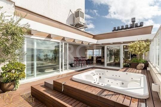 Cobertura à venda com 6 quartos, 626m², 6 suítes, 7 vagas, Rua Almirante Abreu no bairro Rio Branco em Porto Alegre