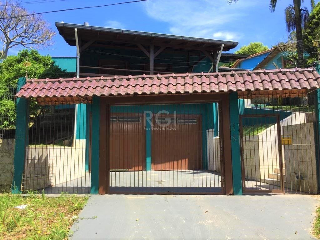 Casa à venda com 3 quartos, 200m², 1 suíte, 2 vagas, Rua Pedro de Oliveira Franca no bairro Hípica em Porto Alegre
