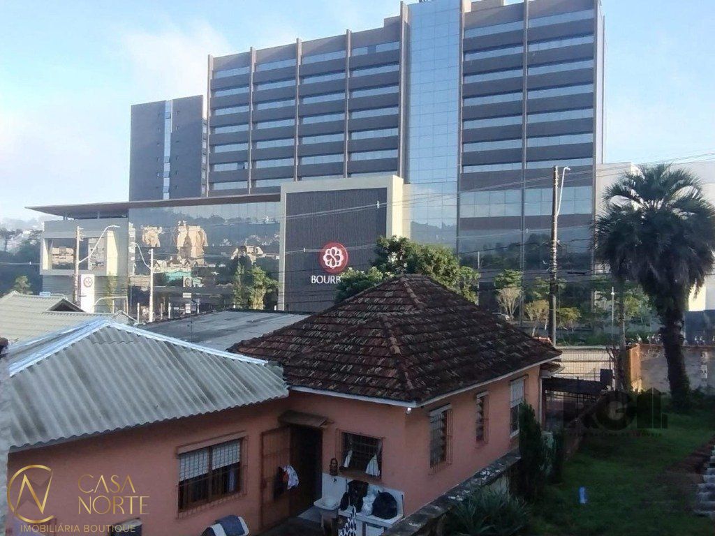 Casa à venda com 2 quartos, 638m², 1 suíte, 2 vagas, Rua Coronel Aparício Borges no bairro Glória em Porto Alegre