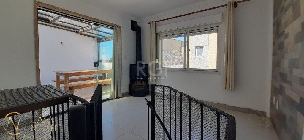 Cobertura à venda com 1 quarto, 77m², 1 vaga, Rua Santa Flora no bairro Nonoai em Porto Alegre