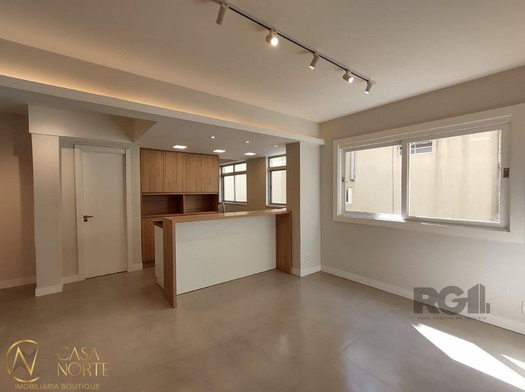 Apartamento à venda com 2 quartos, 67m², 1 vaga, Rua Carazinho no bairro Petrópolis em Porto Alegre