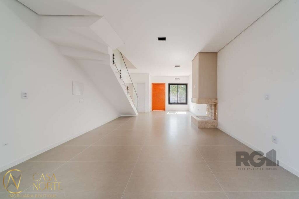 Casa à venda com 3 quartos, 121m², 1 suíte, 2 vagas, Rua Álamo no bairro Hípica em Porto Alegre
