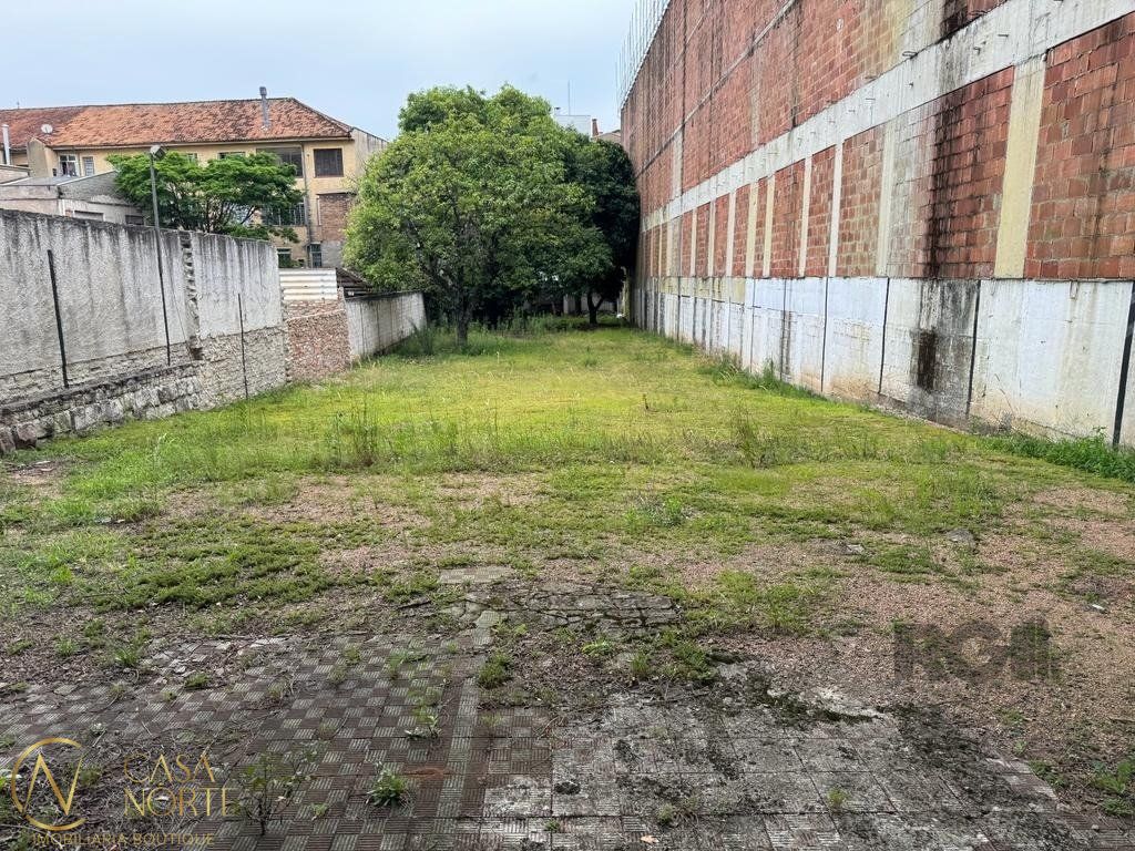 Terreno à venda  com 745m², Avenida Belém no bairro Teresópolis em Porto Alegre