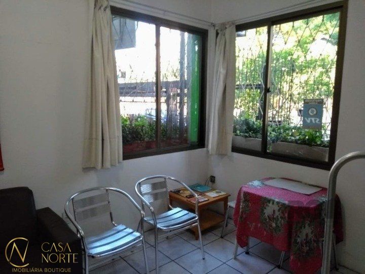 Casa Comercial à venda  com 650m², Avenida Teresópolis no bairro Teresópolis em Porto Alegre