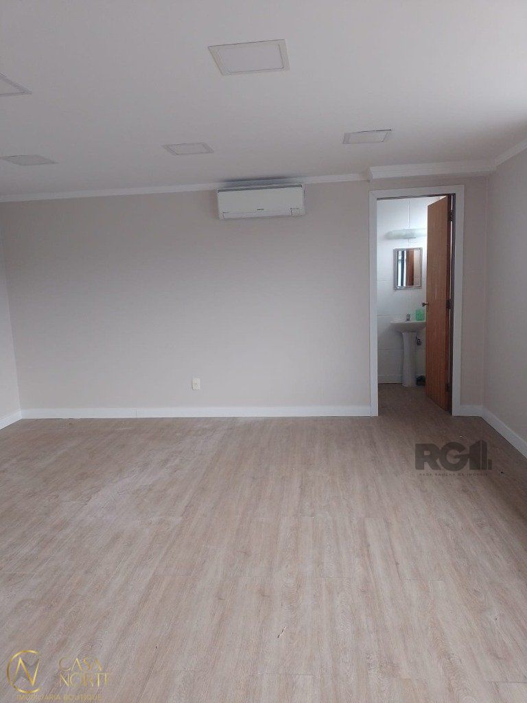 Sala Comercial à venda , 50m², Avenida Teresópolis no bairro Teresópolis em Porto Alegre