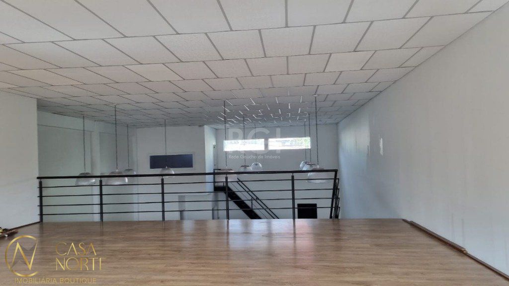 Loja à venda , 236m², Avenida Niteroi no bairro Medianeira em Porto Alegre