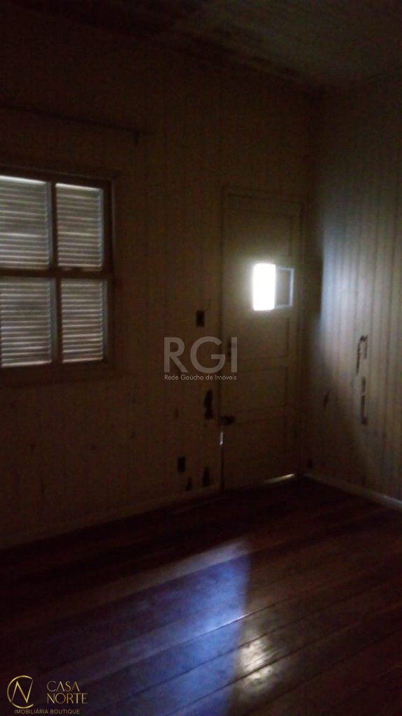 Casa à venda com 3 quartos, 144m², Rua Silverio Souto no bairro Teresópolis em Porto Alegre