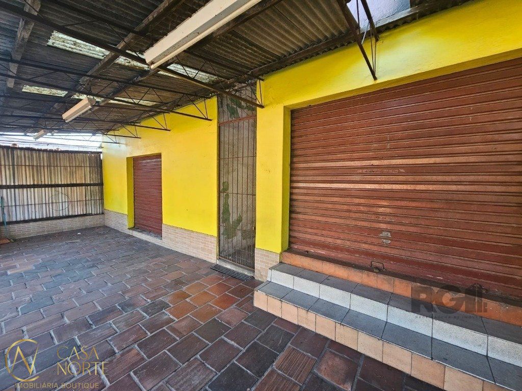 Prédio Comercial à venda , 170m², 2 vagas, Rua Orfanotrofio no bairro Santa Tereza em Porto Alegre