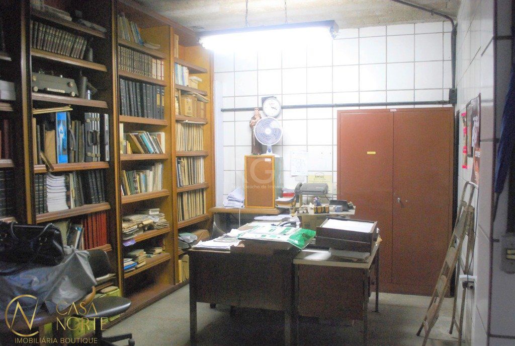 Casa Comercial à venda , 180m², Rua Gaspar Martins no bairro Floresta em Porto Alegre