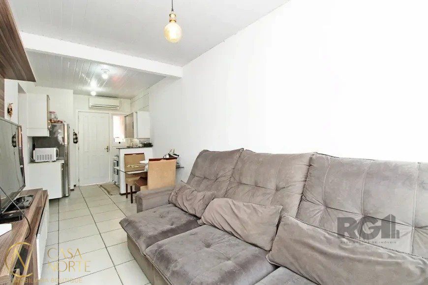 Casa à venda com 1 quarto, 45m², 1 vaga, Rua Padre Oscar Puhl no bairro Hípica em Porto Alegre