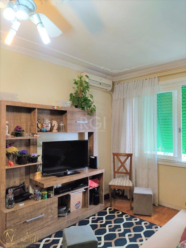 Apartamento à venda com 3 quartos, 79m², Avenida Assis Brasil no bairro Passo da Areia em Porto Alegre