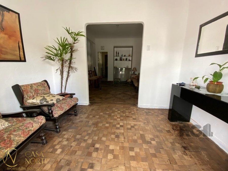 Casa à venda com 2 quartos, 180m², 2 vagas, Rua Afonso Pena no bairro Azenha em Porto Alegre