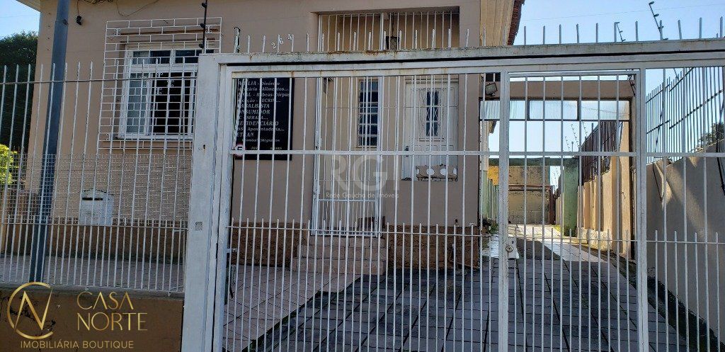 Casa à venda com 8 quartos, 200m², 5 vagas, Rua Anchieta no bairro Teresópolis em Porto Alegre