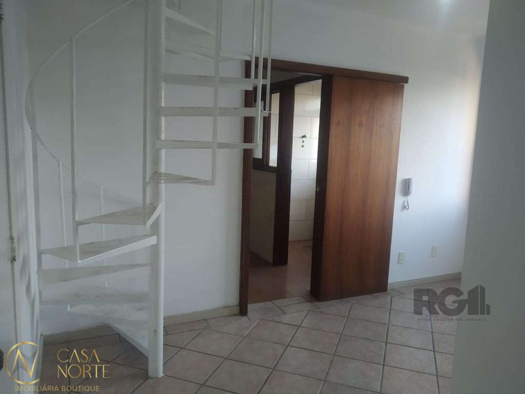 Duplex à venda com 2 quartos, 90m², 1 suíte, 2 vagas, Rua Alianca no bairro Jardim Lindóia em Porto Alegre