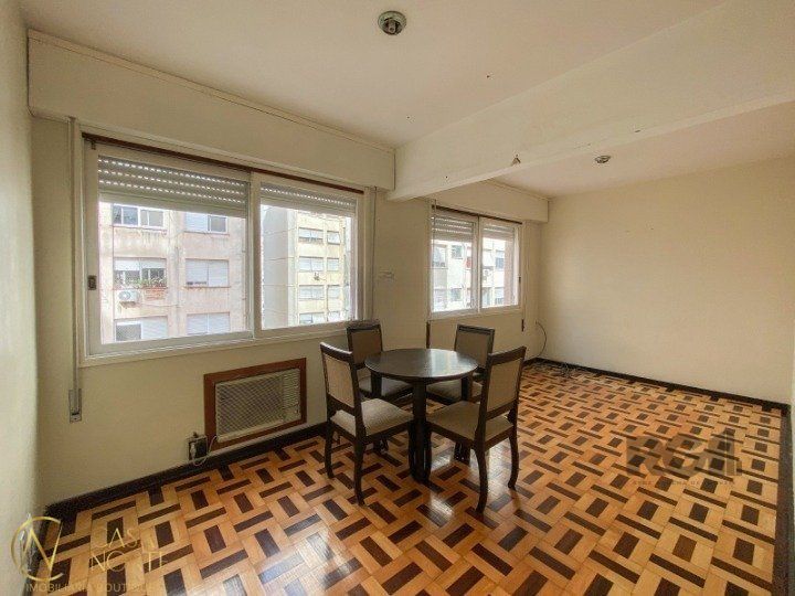 Apartamento à venda com 3 quartos, 87m², 1 suíte, Rua dos Andradas no bairro Centro Histórico em Porto Alegre