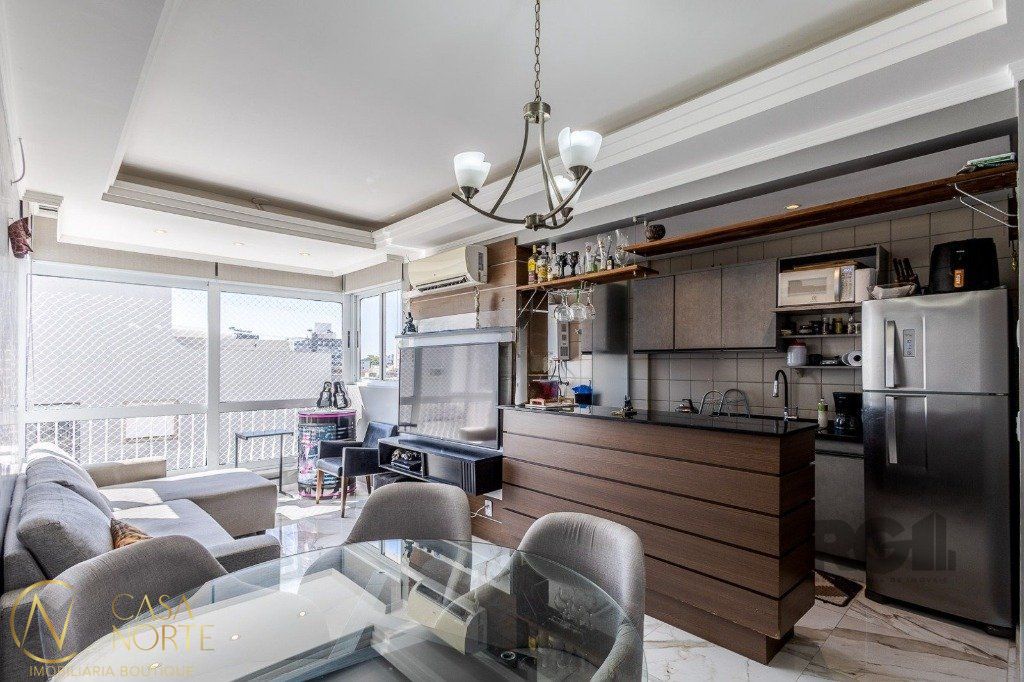 Apartamento à venda com 2 quartos, 61m², 1 suíte, 1 vaga, Rua Visconde de Inhauma no bairro Azenha em Porto Alegre