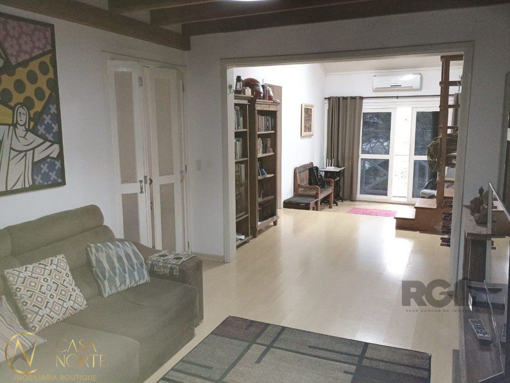 Casa à venda com 3 quartos, 100m², 1 suíte, Estrada Campo Novo no bairro Ipanema em Porto Alegre