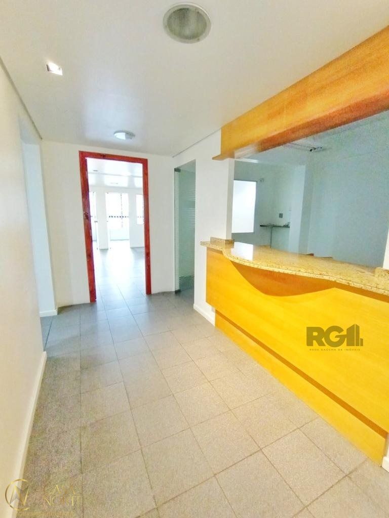Sala Comercial à venda , 115m², Avenida Teresópolis no bairro Teresópolis em Porto Alegre