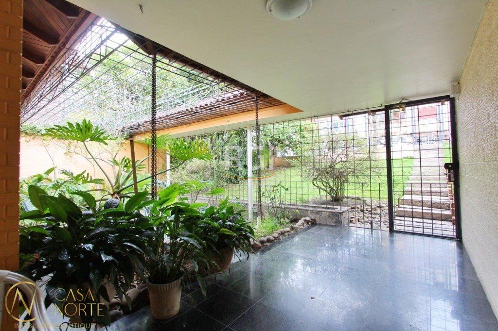 Casa à venda com 3 quartos, 250m², 1 vaga, Travessa Marechal Bormann no bairro Teresópolis em Porto Alegre